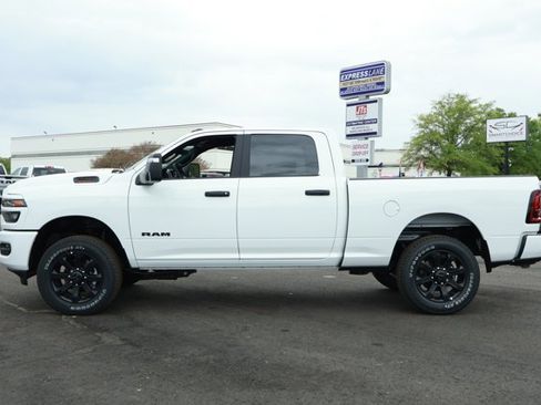 New 2026 RAM 2500 Big Horn AWD/4WD image 10