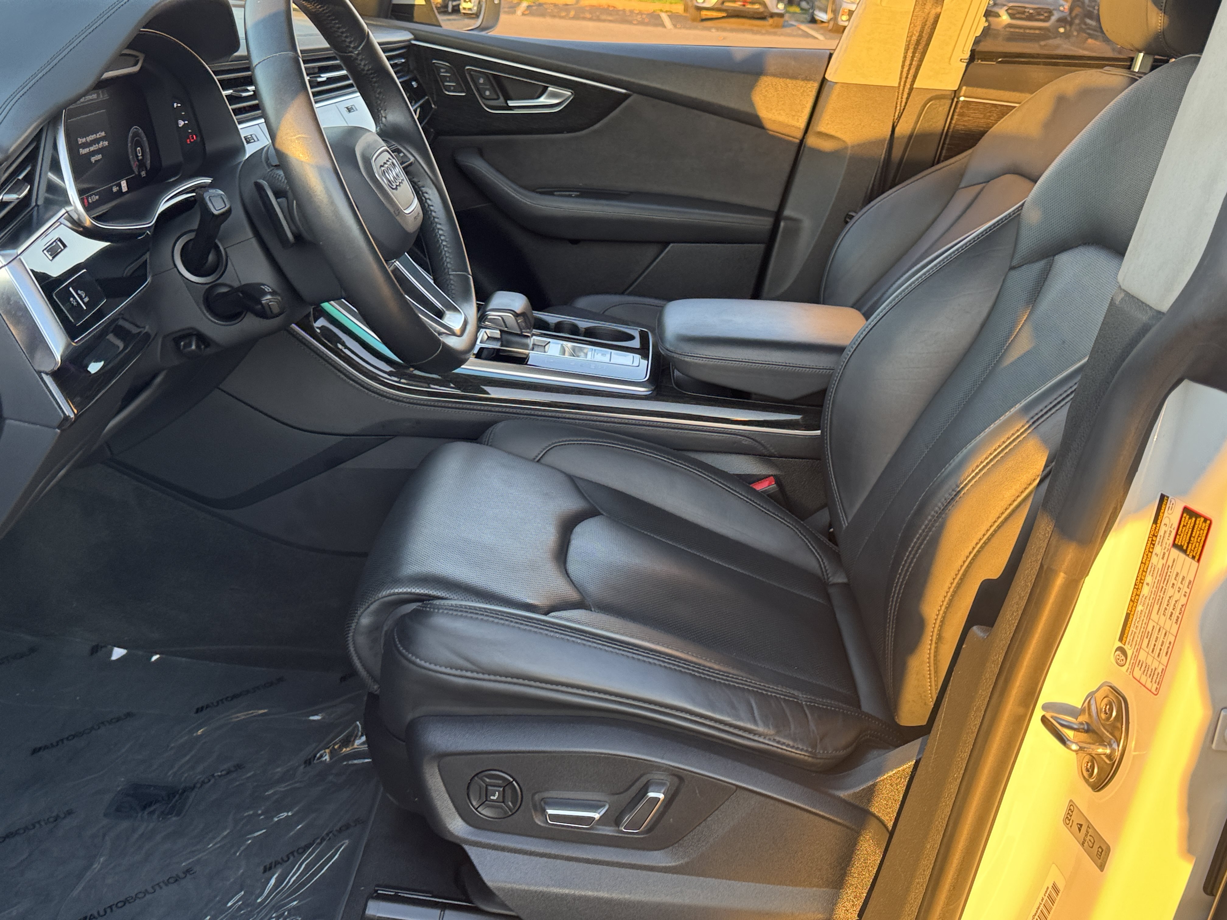 Used 2019 Audi Q8 Prestige w/ Luxury Package AWD/4WD image 27