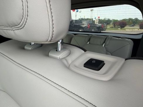 Used 2025 Lincoln Aviator AWD w/ Jet Appearance Package image 12