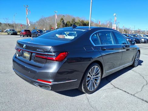 Used 2021 BMW 750i xDrive w/ Executive Package image 17
