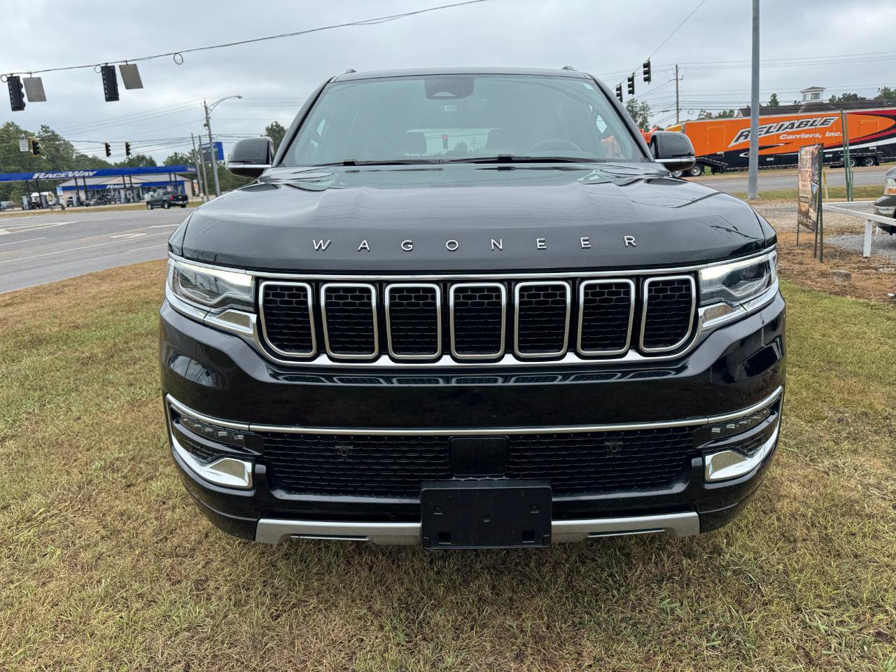 Used 2024 Jeep Wagoneer L Series II AWD/4WD image 6