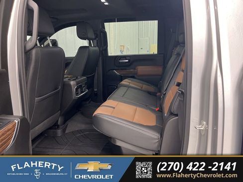 Used 2023 Chevrolet Silverado 2500 High Country image 11