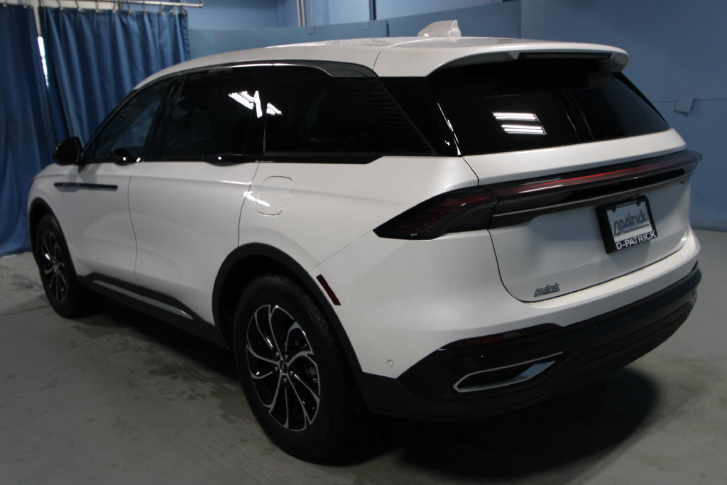 Used 2024 Lincoln Nautilus Premier AWD/4WD image 36