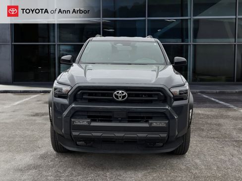 Used 2025 Toyota 4Runner SR5 AWD/4WD image 12