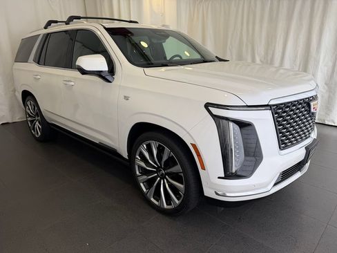 Used 2025 Cadillac Escalade Premium Luxury w/ Touring Package AWD/4WD image 7