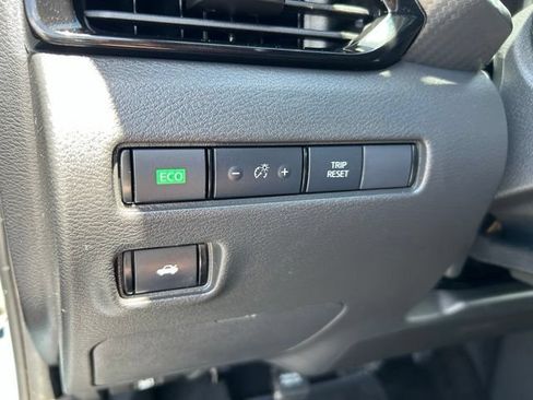Used 2025 Nissan Sentra SV w/ All-Weather Package FWD image 21