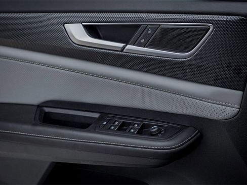 New 2024 Volkswagen Atlas Cross Sport SEL R-Line image 21