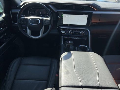 Used 2024 GMC Sierra 1500 Denali w/ Technology Package image 12