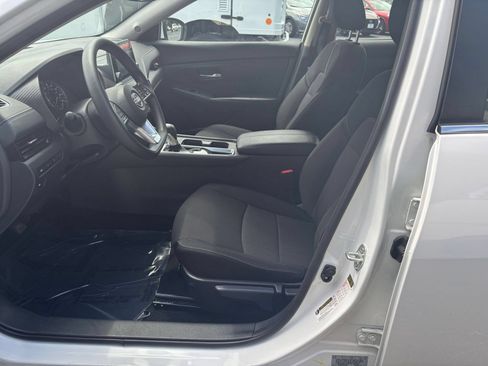 Used 2025 Nissan Sentra SV FWD image 21