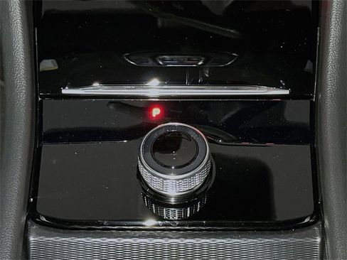 New 2025 Jeep Grand Cherokee Altitude image 11