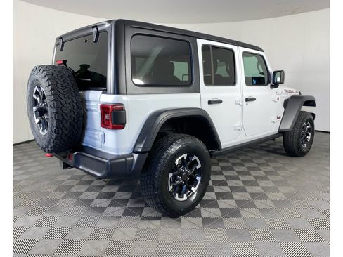 Used 2025 Jeep Wrangler Unlimited Rubicon AWD/4WD image 9