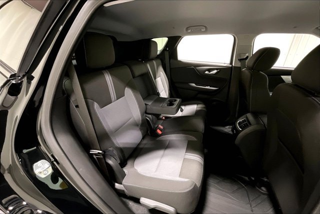 Used 2025 Chevrolet Blazer LT FWD image 27