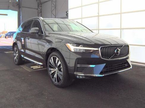Used 2023 Volvo XC60 B5 Plus AWD/4WD image 2