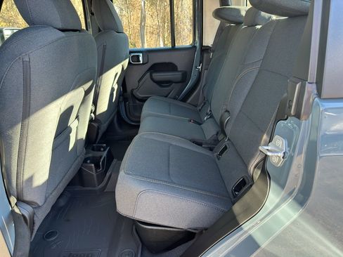 New 2026 Jeep Gladiator Sport AWD/4WD image 18