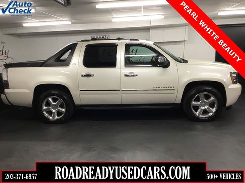 Used 2011 Chevrolet Avalanche LTZ image 1