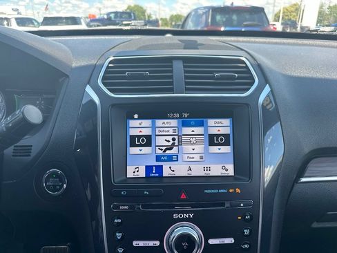 Used 2018 Ford Explorer Limited AWD/4WD image 10