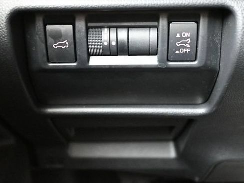 Used 2025 Subaru Forester Premium AWD/4WD image 23