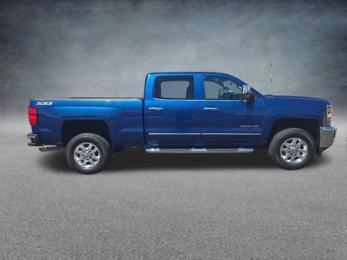 Used 2015 Chevrolet Silverado 2500 LTZ w/ LTZ Plus Package AWD/4WD image 2