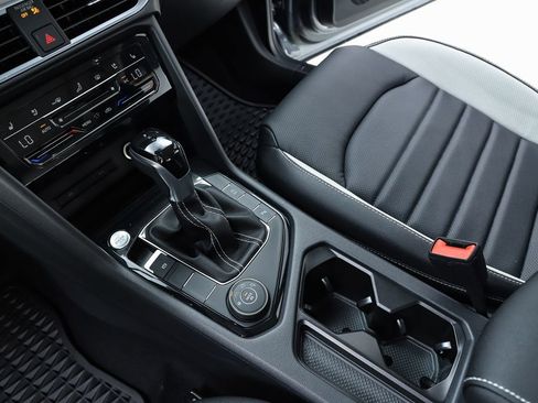 New 2025 Volkswagen Taos SEL image 63