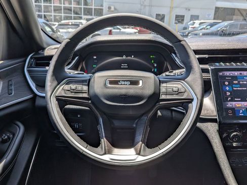 Used 2024 Jeep Grand Cherokee Limited 4xe AWD/4WD image 15