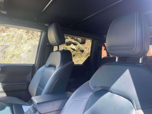 Used 2022 Ford Bronco Outer Banks image 19