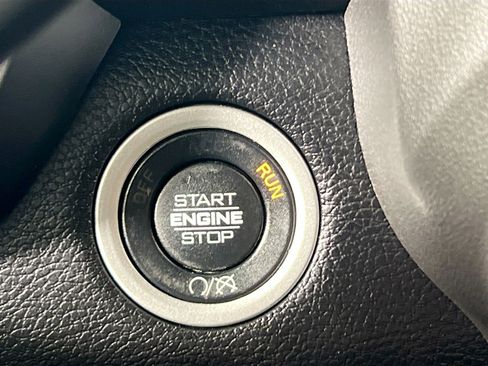 Used 2024 RAM 2500 Big Horn AWD/4WD image 24