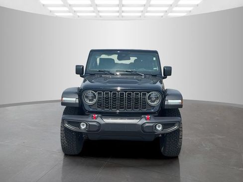 Certified 2026 Jeep Wrangler Unlimited Rubicon AWD/4WD image 2