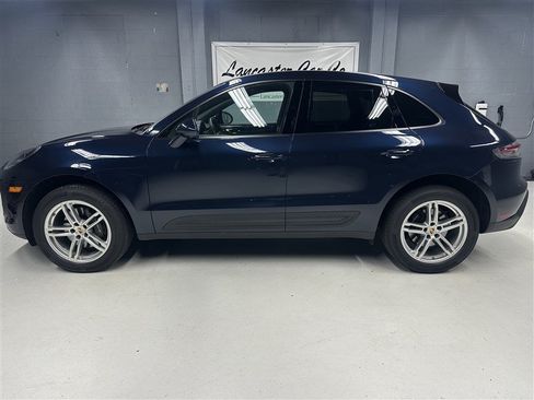 Used 2023 Porsche Macan AWD/4WD image 5
