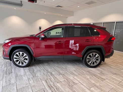 Used 2022 Toyota RAV4 XLE Premium AWD/4WD image 2
