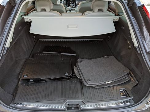 Used 2021 Volvo V90 T6 Cross Country w/ Climate Package image 26