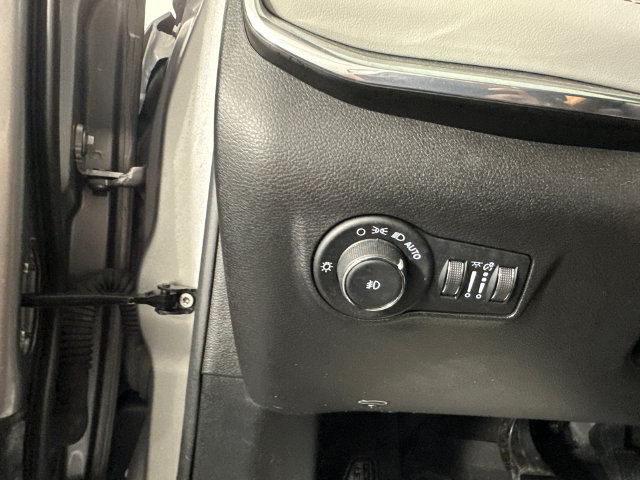 Certified 2022 Jeep Compass Limited AWD/4WD image 15