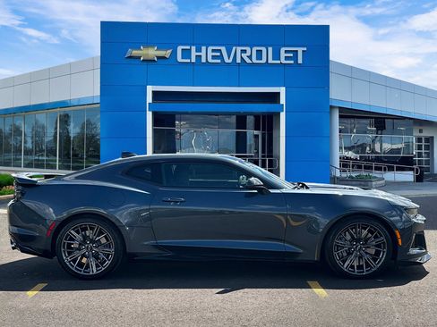 Used 2023 Chevrolet Camaro ZL1 RWD image 5