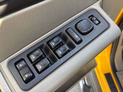 Used 2003 HUMMER H2 w/ Preferred Equipment Group AWD/4WD image 25