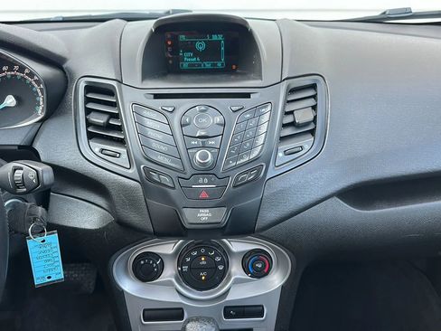 Used 2017 Ford Fiesta SE image 21