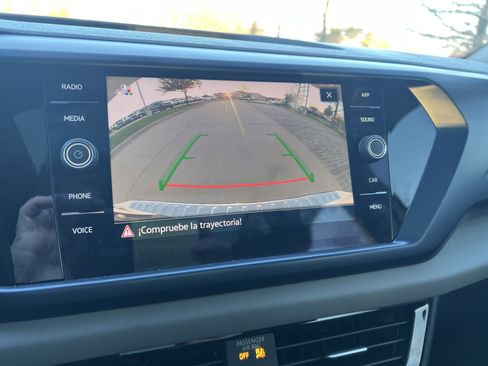 Certified 2023 Volkswagen Taos SE w/ Panoramic Sunroof Package image 22