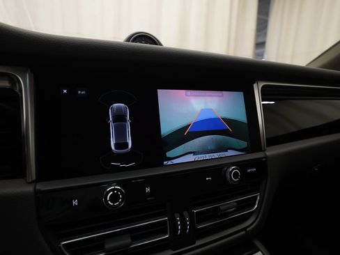 Certified 2023 Porsche Macan AWD/4WD image 24