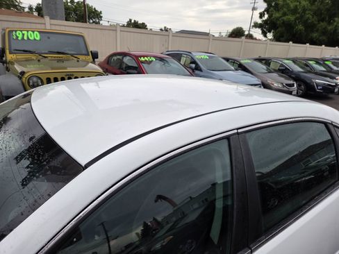 Used 2011 Chevrolet Impala LT FWD image 7