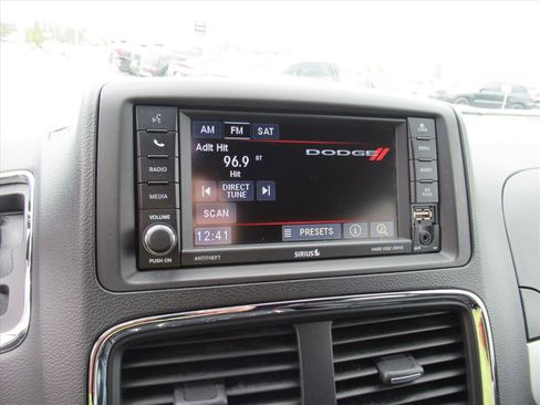 Used 2017 Dodge Grand Caravan GT image 24