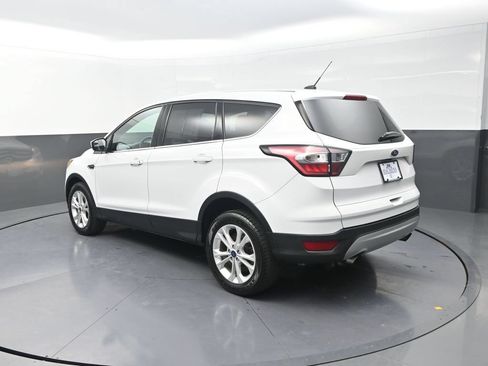 Used 2017 Ford Escape SE AWD/4WD image 8