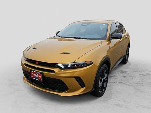 Used 2024 Dodge Hornet GT image 1