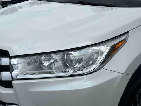 Used 2019 Toyota Highlander XLE w/ Protection Package #3 AWD/4WD image 6