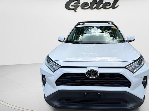 Used 2021 Toyota RAV4 XLE FWD image 3