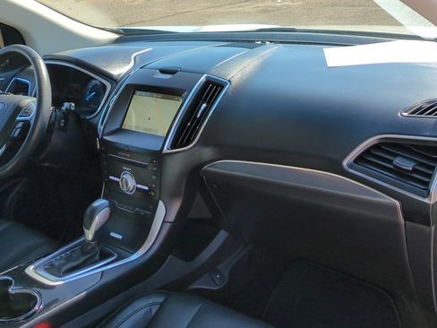Used 2018 Ford Edge Titanium w/ Technology Package AWD/4WD image 31