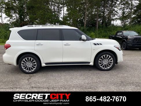 Used 2017 INFINITI QX80 4WD w/ Driver Assistance Package image 4