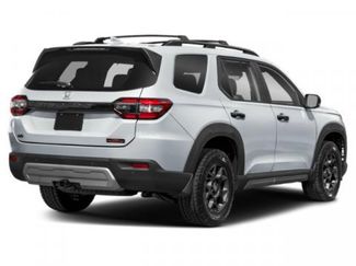 Certified 2025 Honda Pilot TrailSport video 2