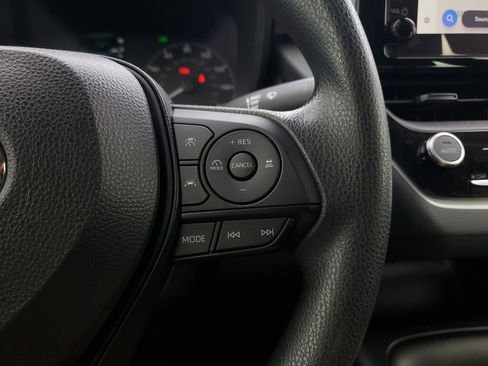 Used 2025 Toyota Corolla LE w/ Convenience Package image 20