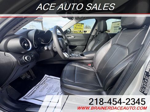 Used 2021 Alfa Romeo Giulia Ti image 9