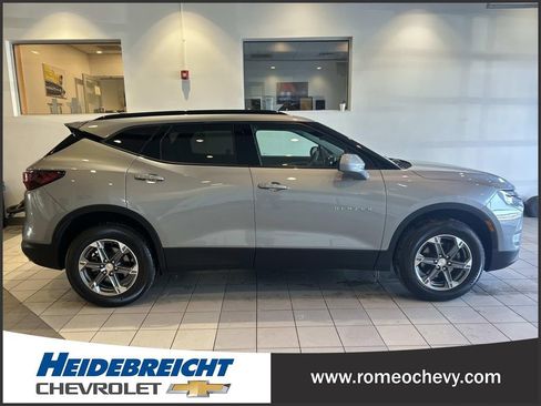 Certified 2024 Chevrolet Blazer LT w/ Convenience Package image 2