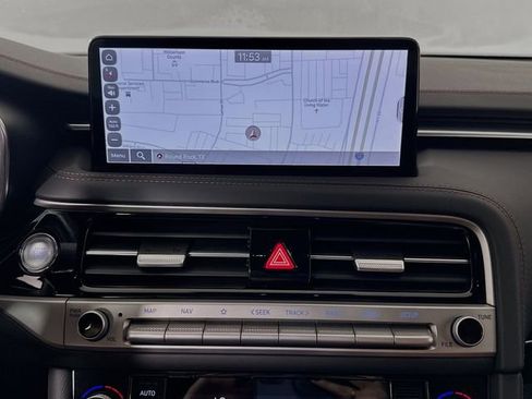 Used 2025 Genesis G70 2.5T w/ Sport Prestige Package image 13