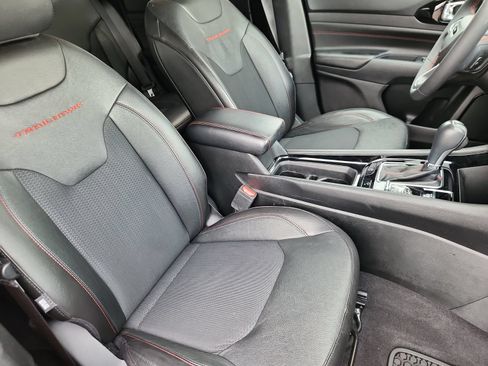 Used 2022 Jeep Compass Trailhawk AWD/4WD image 15